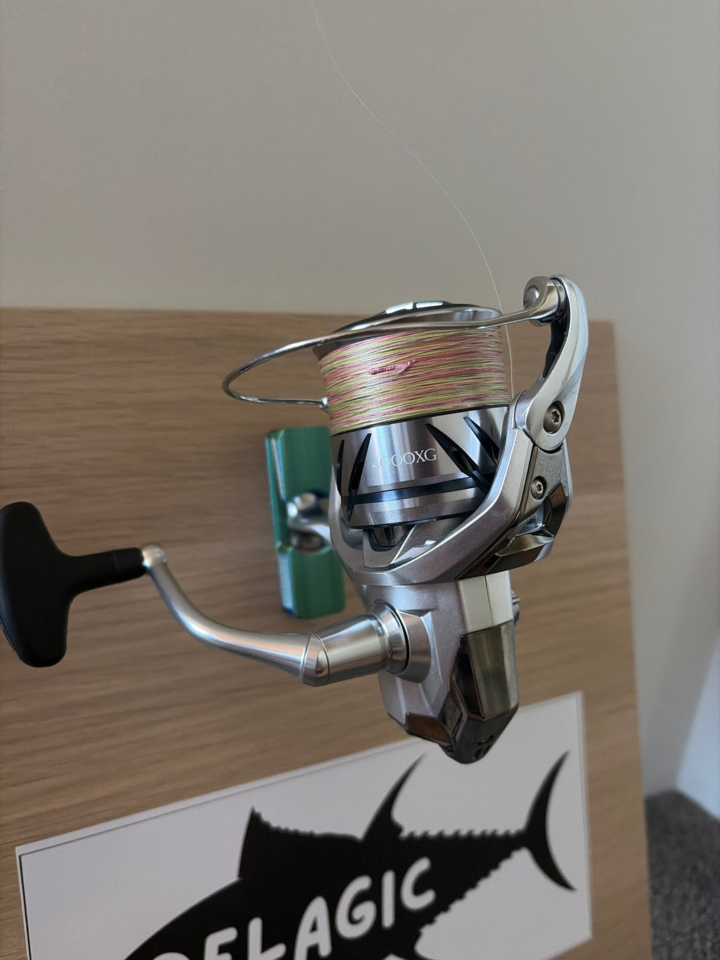 Reel wall mounts